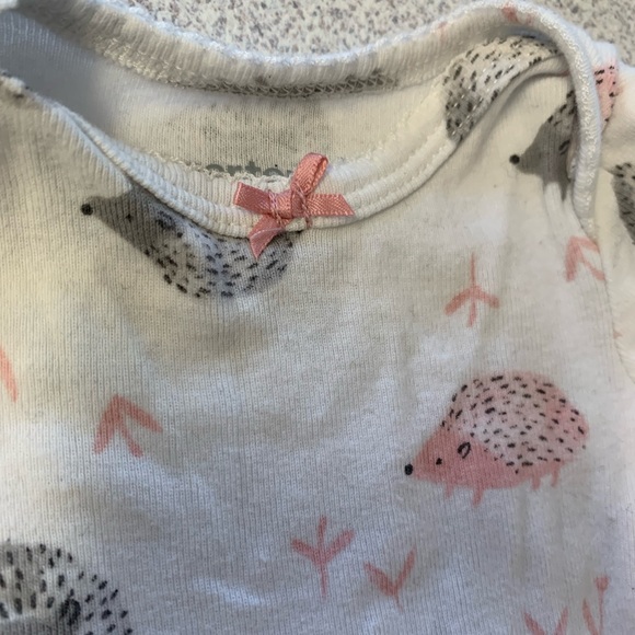 Newborn onesie - Picture 3 of 3